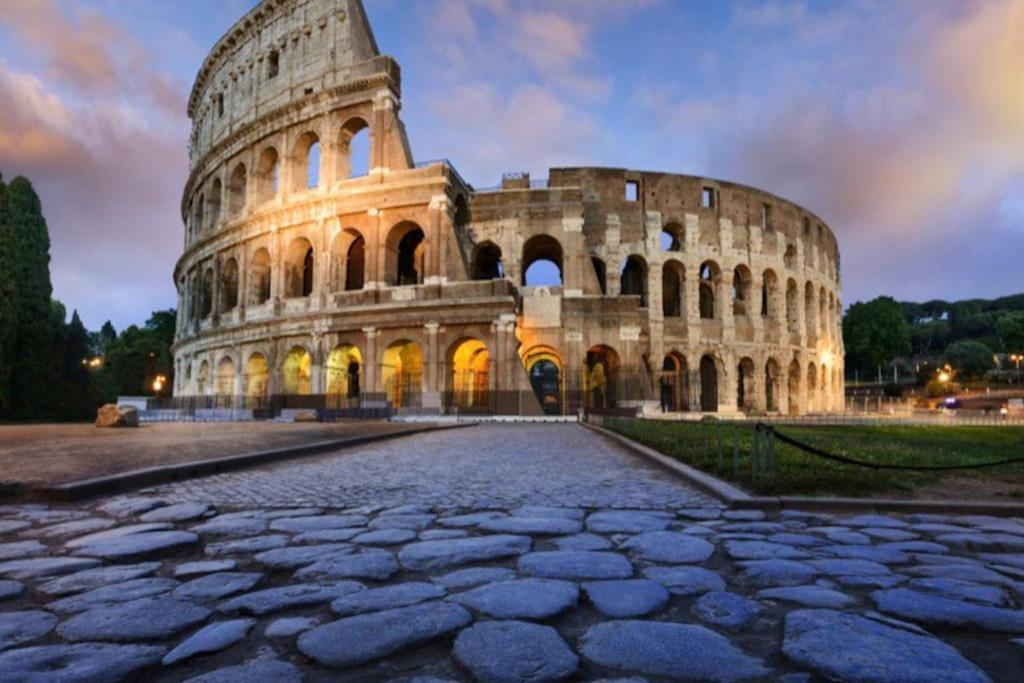 Best Authentic Apartment Monti 5 Mins From Colosseum Ngoại thất bức ảnh