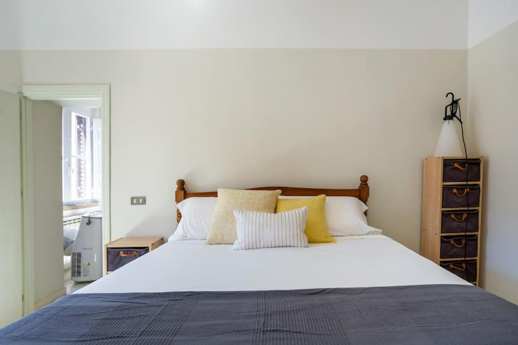 Best Authentic Apartment Monti 5 Mins From Colosseum Ngoại thất bức ảnh