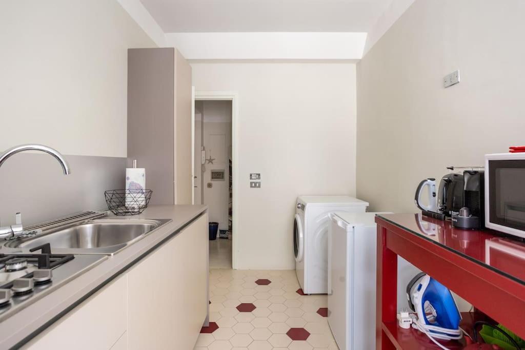 Best Authentic Apartment Monti 5 Mins From Colosseum Ngoại thất bức ảnh