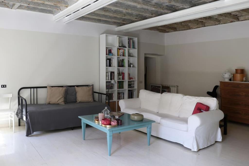Best Authentic Apartment Monti 5 Mins From Colosseum Ngoại thất bức ảnh