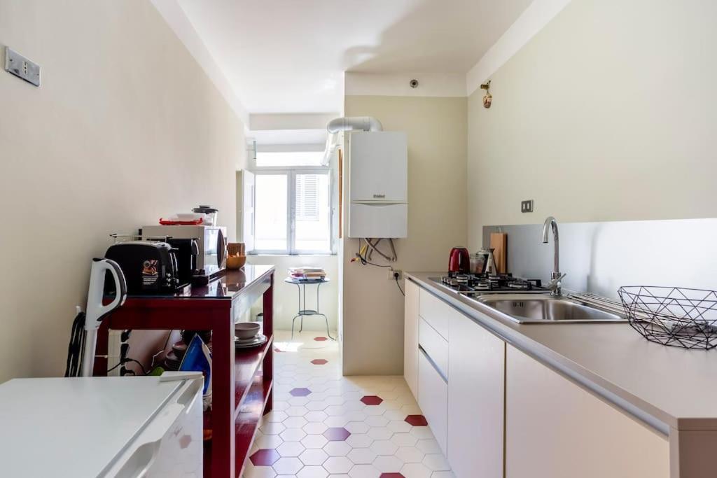 Best Authentic Apartment Monti 5 Mins From Colosseum Ngoại thất bức ảnh